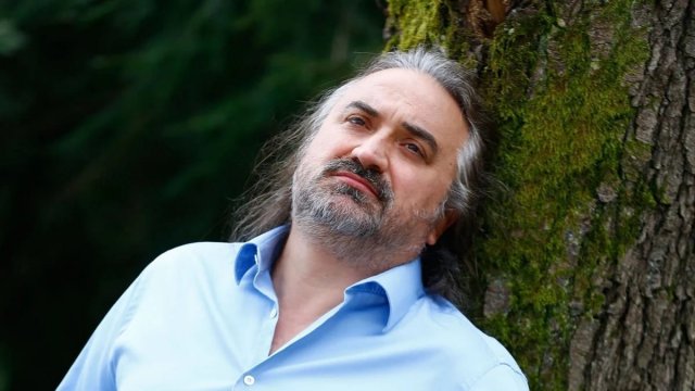 Türkiyənin məşhur müğənnisi Volkan Konak vəfat etdi