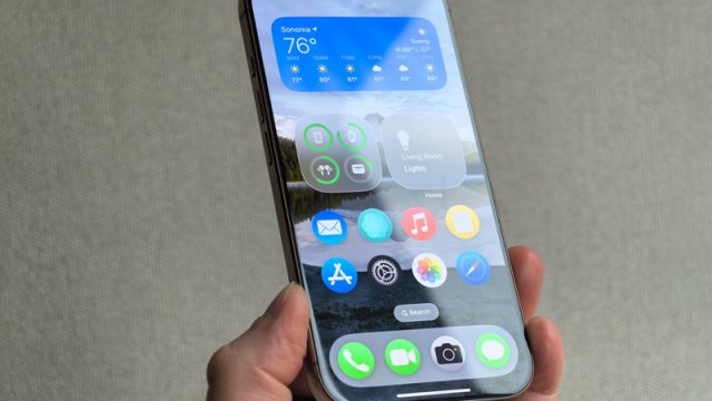"Apple" üç "iPhone" modeli üçün iOS istehsalını dayandırır