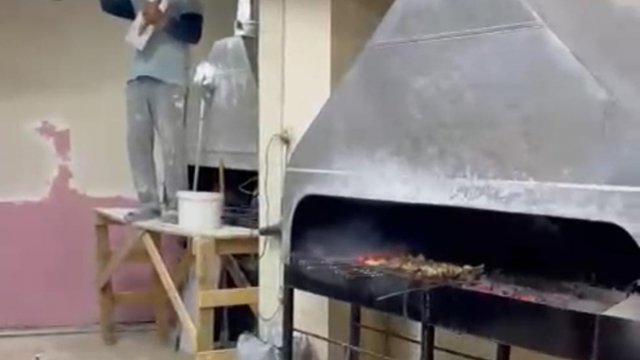 Təmir gedə-gedə kabab bişirdilər - Sahibi cəzalandırıldı
