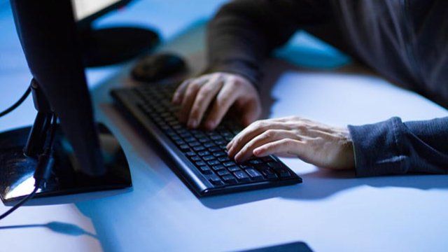 "Ona şirkət yaratmağı təklif edib 80 min manat pul verdim"