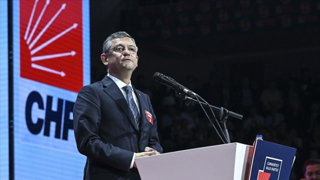 Yenidən CHP sədri seçildi
