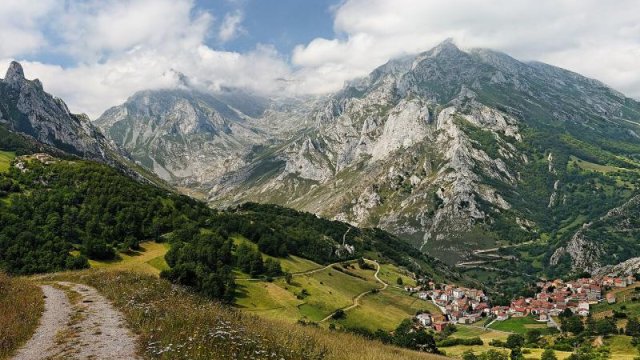 Avropanın gözəl bölgəsində nəfəskəsici mənzərələr - FOTO