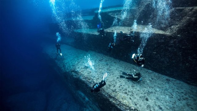 Tayvan yaxınlığındakı batmış piramida insanlıq tarixini yenidən yaza bilər