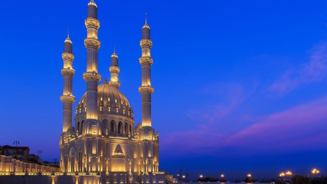 Azərbaycanda məscidlər kifayət qədərdirmi?