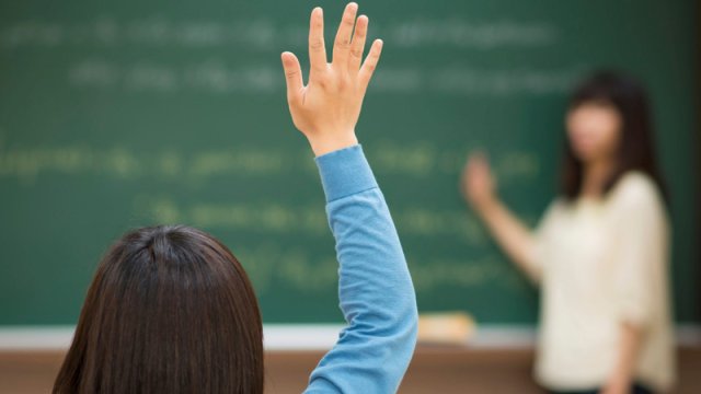 Məktəblər publik şəxsə çevriləndə nələr baş verəcək?..