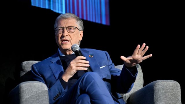 Bill Qeytsdən süni intellekt proqnozu: hansı peşələr daha tez "təqaüdə çıxacaq"?
