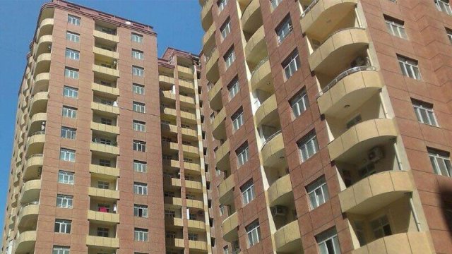 "Şərur MTK"nın mənzilərini su basdı - Çilçıraqdan su axır