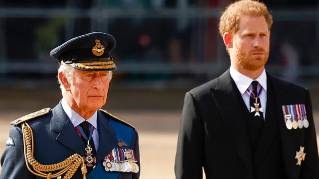 "Əsəbi paranoyak": Ekspertlərə görə kral Çarlz şahzadə Harrini görməzlikdən gəlir