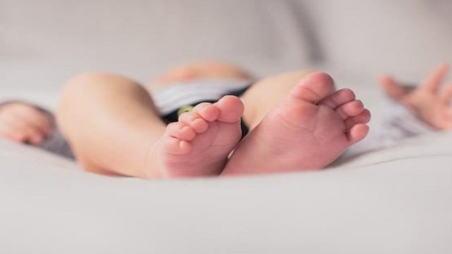 2 yaşlı uşaq qıcolmadan öldü