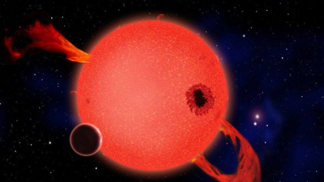 Yerdən 140 işıq ili uzaqda olan öz orbitində buxarlanan planet yapdı