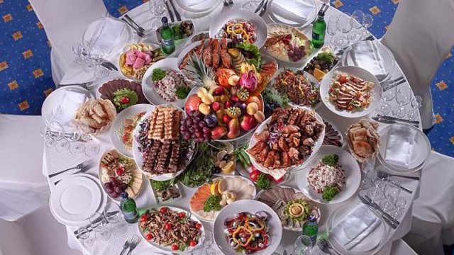 Məclislərdə zəhərlənmədən necə sığortalanmalı?