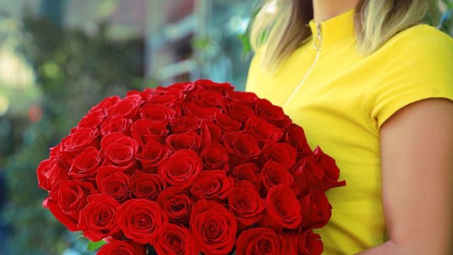 Bu ölkədən 1 ədəd qızılgülü 16 manata almışıq