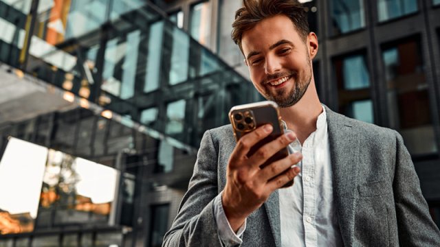 Smartfonunuzu fırıldaqçılardan necə qoruya bilərsiz? - Ekspert