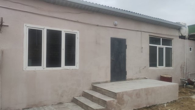 Sabunçu rayonu, Albalı qəsəbəsində təcili ev satılır! - FOTO