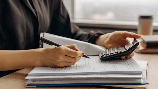 Azərbaycanda milyonlarla borcu olan şirkətlər bağlandı