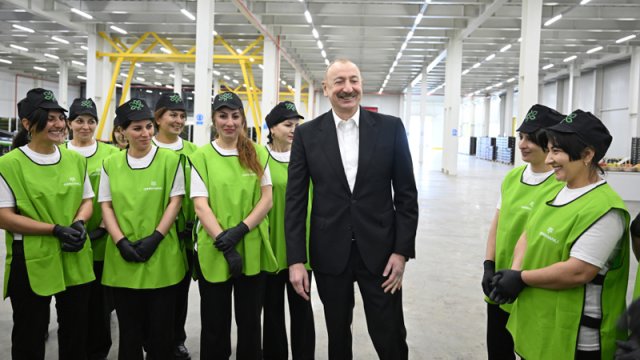 Prezident Qusarda bağçılıq və soyuducu anbar kompleksinin fəaliyyəti ilə tanış oldu - FOTO