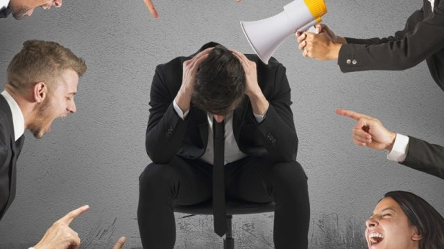 Cəmiyyət aqressiyasını tökməyə yer axtarır