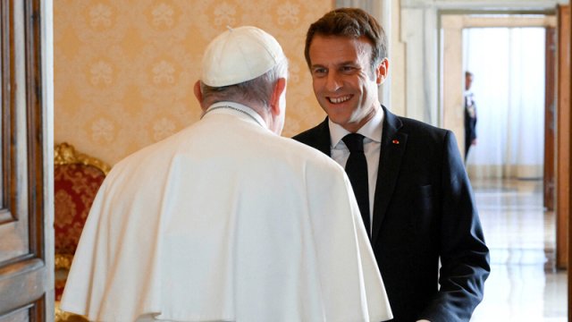 "Le Monde": Makron yeni Papanın seçilməsinə təsir etmək istəyir