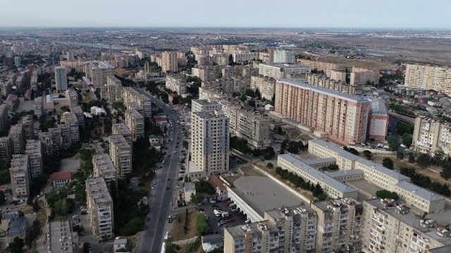 Qəzalı binaların sökülməsi niyə ləngiyir?