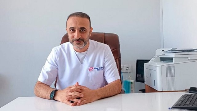 Maşınından və evindən silah tapılan həkim həbs edilib - İşini də itirib