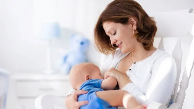 Valideynlər niyə ana südünü öz övladına qıymır?