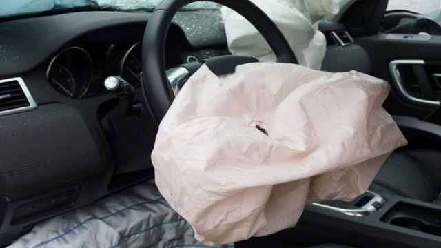 İcra hakimiyyətinin işçiləri qəzaya düşdü - Xəsarət alanlar var