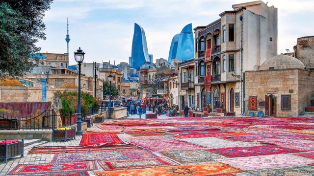 Ölkəyə turist cəlb etmək üçün hansı festivalları keçirməliyik?