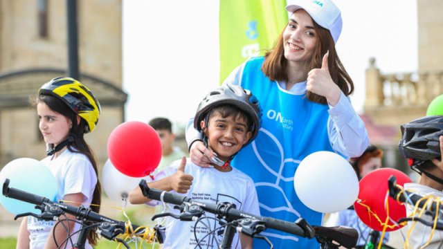 Leyla Əliyevanın təşəbbüsü ilə uşaq və yeniyetmələrə velosipedlər hədiyyə olunub - FOTO
