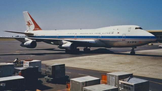 "Defence One": Trampın Qətər təyyarəsində uçmaq planı ABŞ-ı təhdid edir