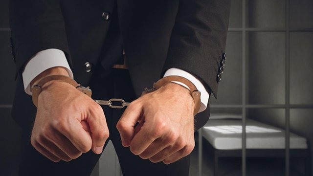 38 yaşlı sabiq məmur həbsxanada öldü
