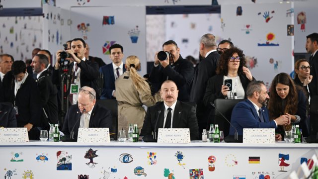 Prezident Zirvə toplantısının açılış plenar sessiyasında iştirak edib - YENİLƏNİB