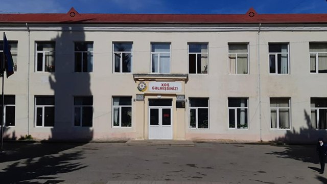 Məktəbdə müəllim xəsarət aldı - Direktor cəzalandırıldı