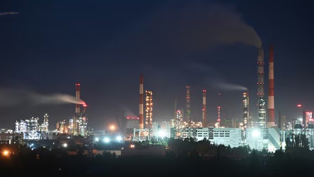 Hindistan yeni sanksiyaları ərəfəsində rekord dərəcədə Rusiya nefti aldı