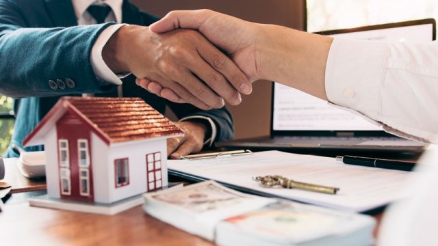 MTK-ların "gizli şərtləri": Gecikən ödəniş, itirilən mənzil - VİDEO