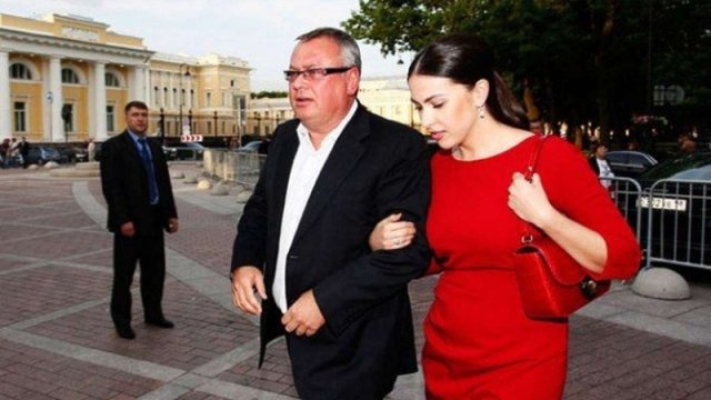 Azərbaycanlı jurnalistin sevgilisi olan bankirin başı dərdə - 20 il həbs...