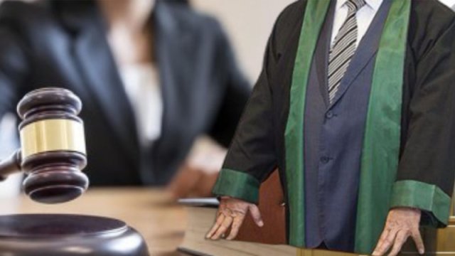 Azərbaycanda qadın sahibkar sevgilisinin arvadını və qızını döydü