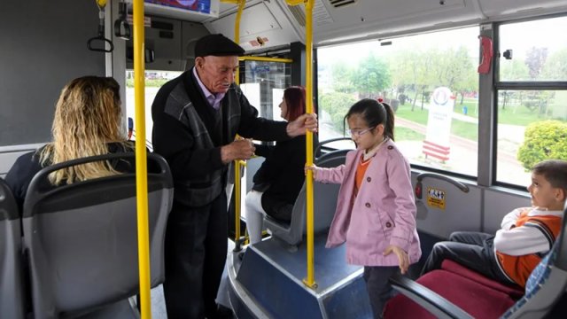 İctimai nəqliyyatda kimlərə yer verilməlidir?