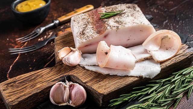 Bu ölkə Azərbaycana 1,22 manatdan donuz piyi satıb