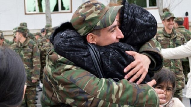 Əsgərlərlə görüşə qadağa qoyuldu