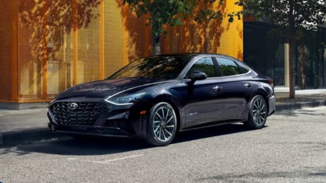Bu quruma məxsus &ldquo;Hyundai Sonata&rdquo; 5100 manat satıldı