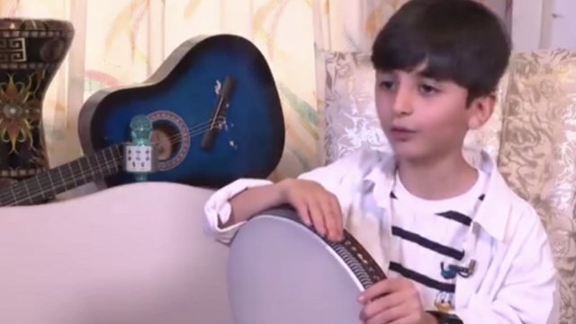 Səsi ilə sosial şəbəkələri fəth edən Raul danışdı - VİDEO