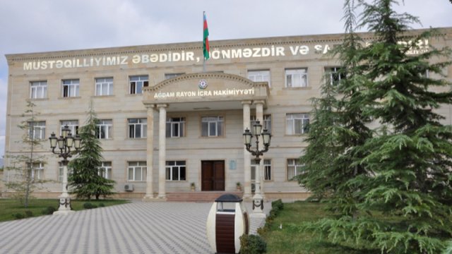 İcra Hakimiyyətinə məxsus 3 avtomobil hərracda satıldı &ndash; Qiymətlər