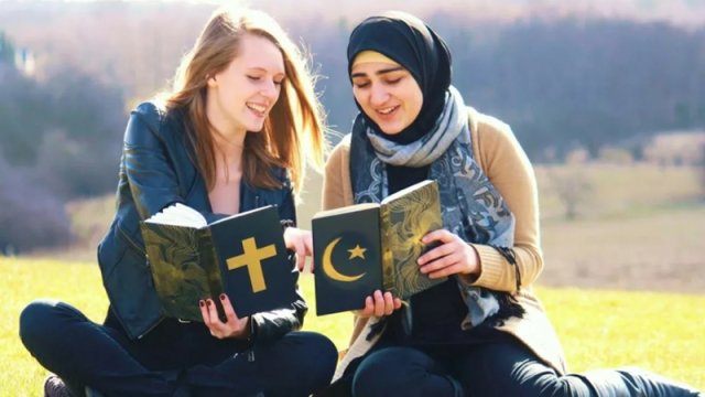 Dinlərin dünyadakı payı: Müsəlmanlar artır, xristianlar azalır, dinsizlər isə...