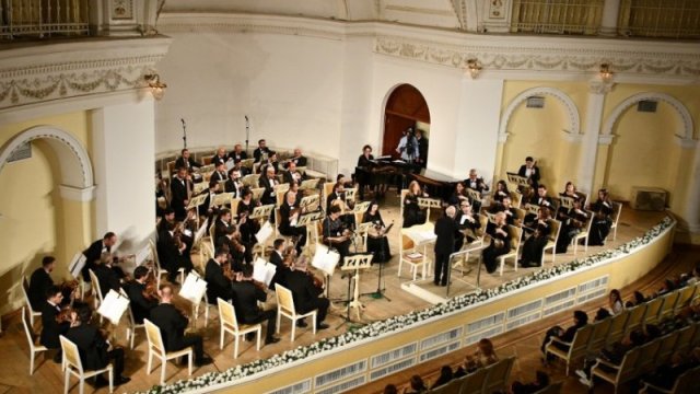 Heç bir quruma lazım olmayan ansambllar