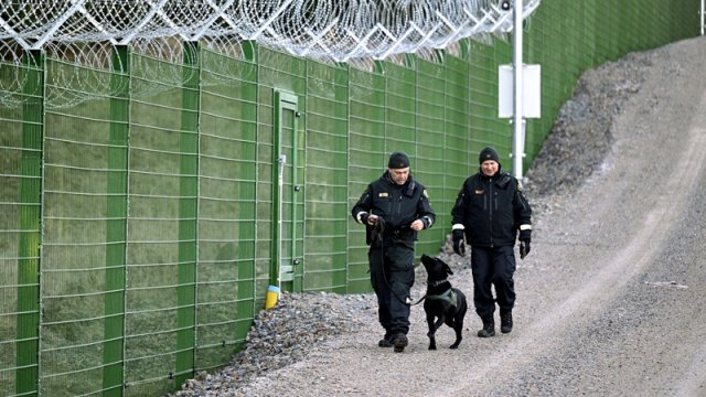 Avropa ölkələri Rusiya ilə sərhədlərində "partlayıcı dəmir pərdə" yaradır