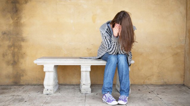 Yeniyetmə qızı aldadıb videolarını yayan kişiyə - 10 il həbs!