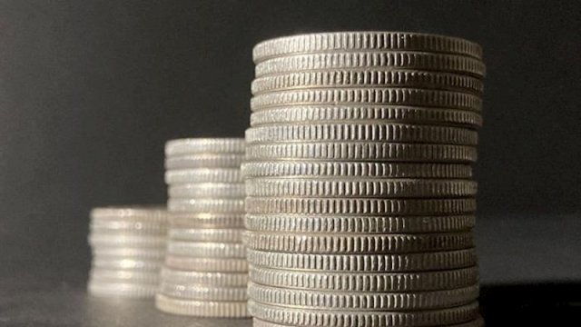 Qəpiklərin kənarında niyə dişli naxışlar olur?