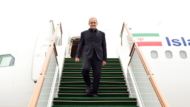 Pezeşkian Azərbaycana səfərə gəldi