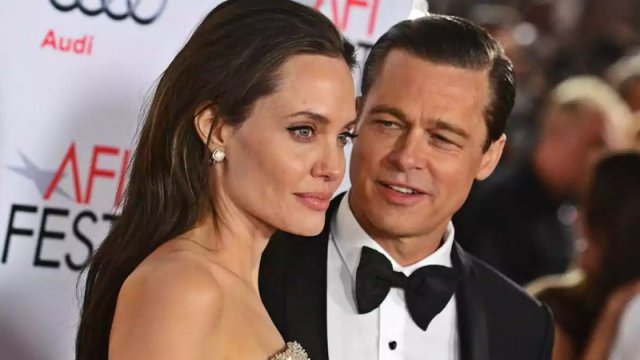 "Us Weekly": Ancelina Coli Bred Pitti bağışlamaq niyyətində deyil