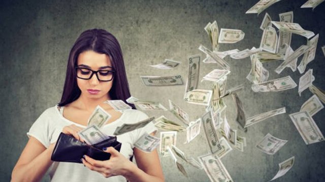 Pul sizi idarə etməməlidir, siz pulu idarə etməlisiniz!